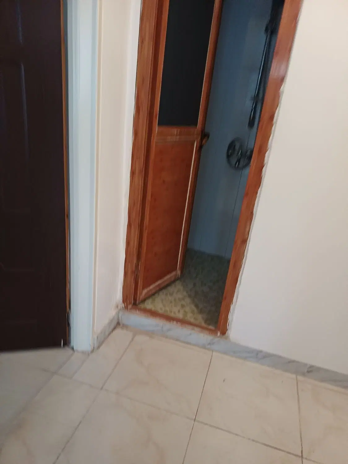 اجاره طبقه دوم دوخوابه پارکینگ دارگل دشت شرقی