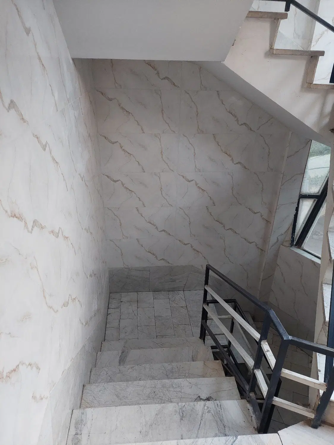 زمزم رفیعیان ۴۵ متری