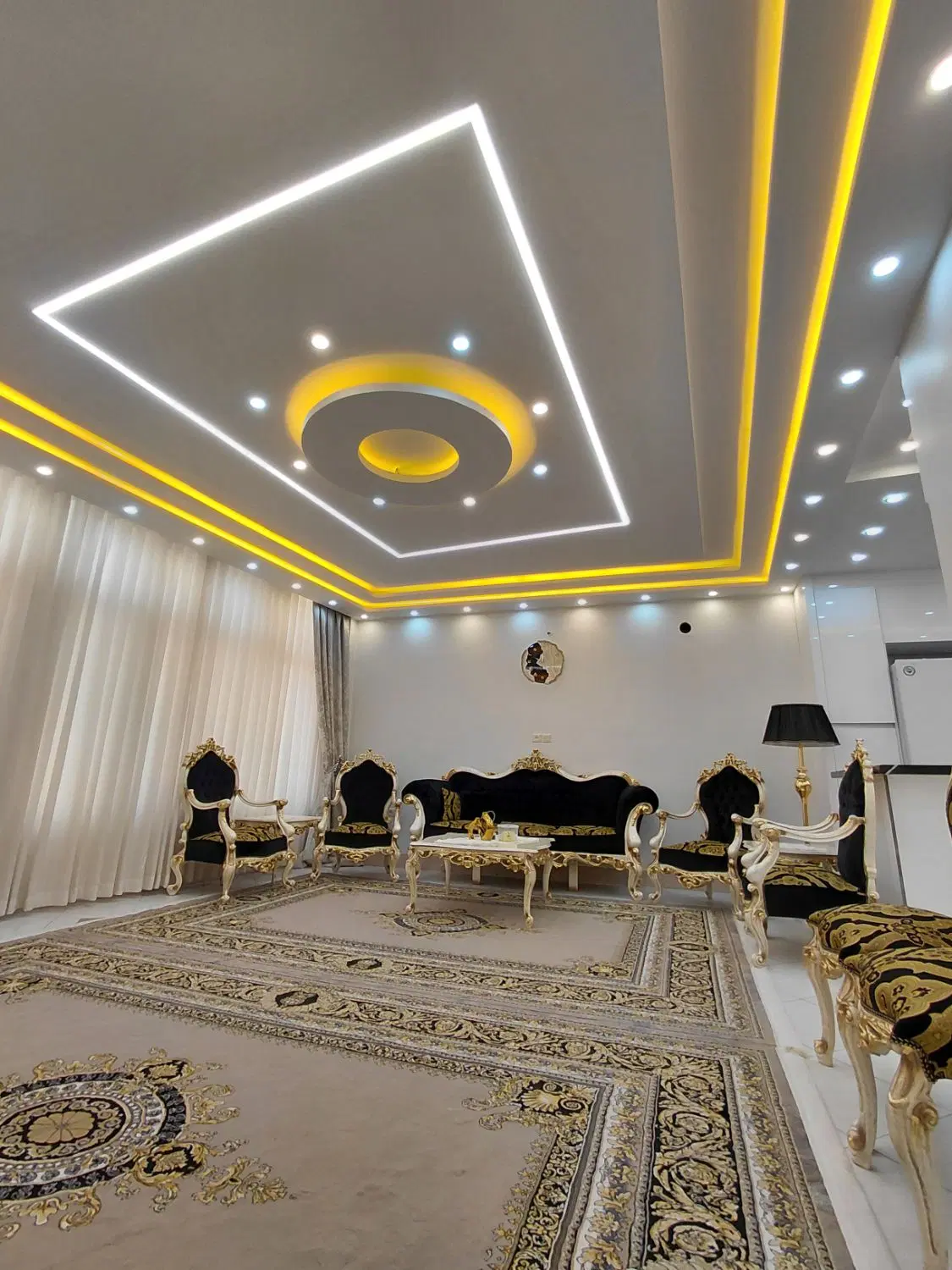 آپارتمان ۱۱۰ متری _دوطرف نور_ دوخوابه