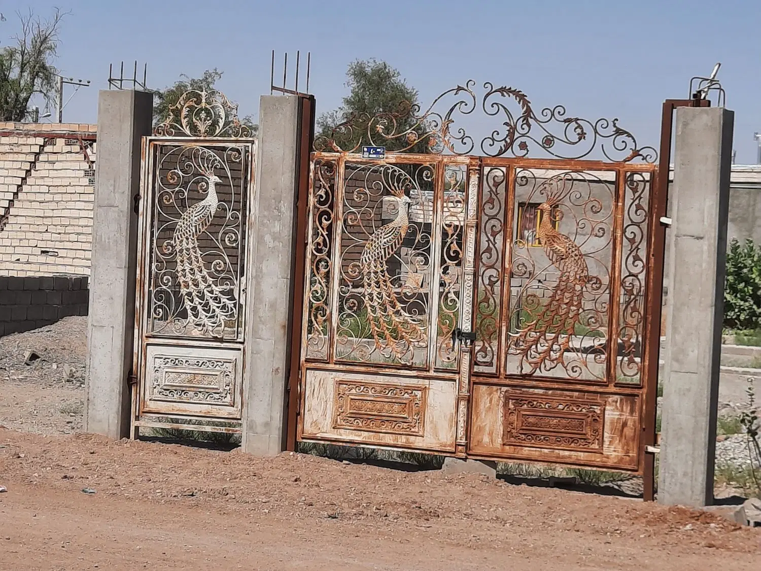 زمین نیمه ساز انتهای فاطمیه ۴