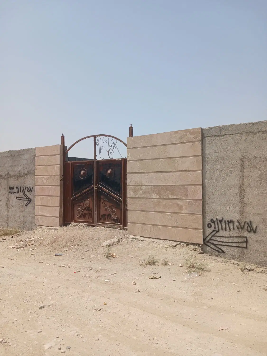 زمین چهاردیواری دهشاد