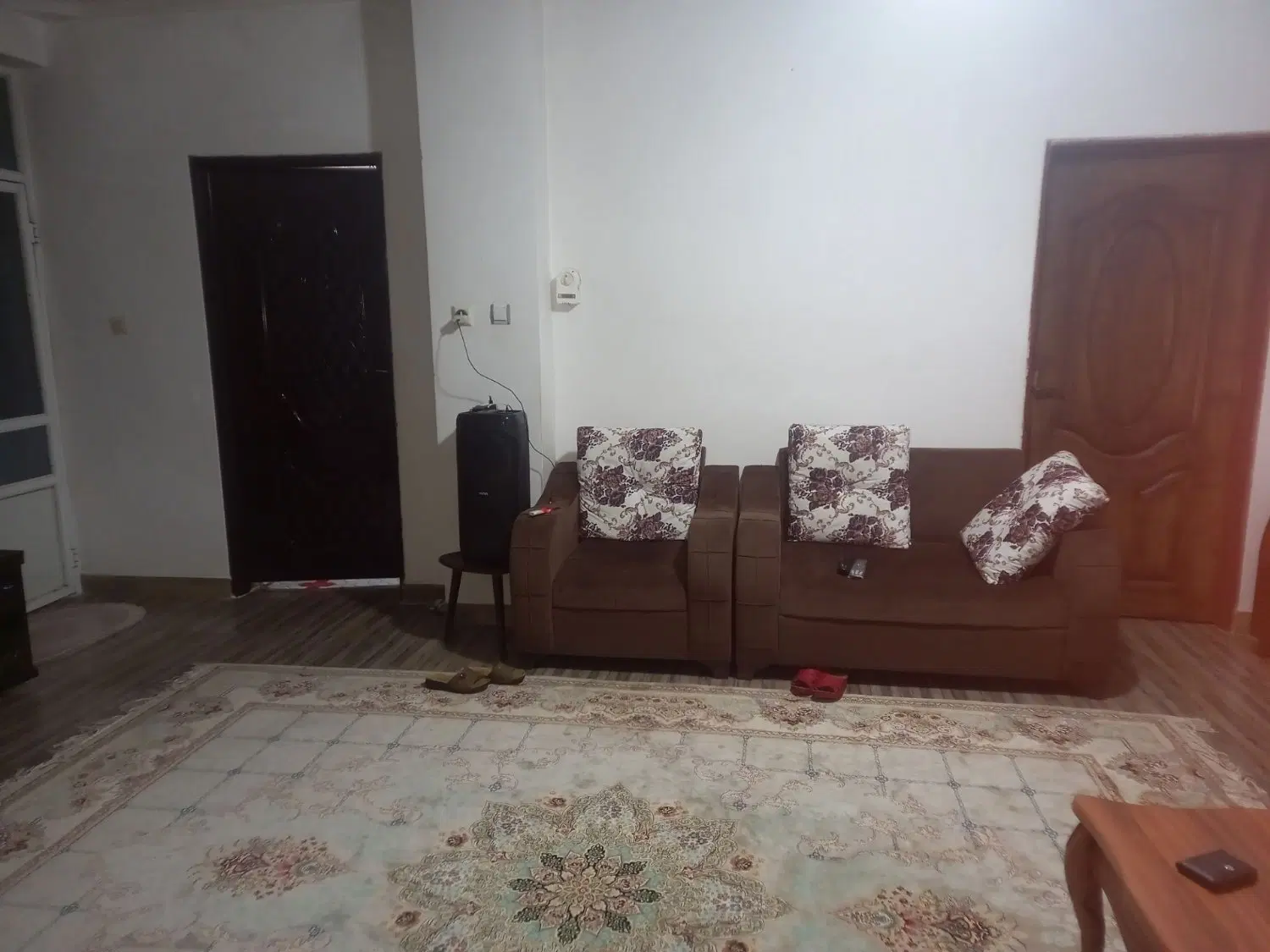 خانه ویلایی و استخر (گوراب ورزل لاکانشهر)