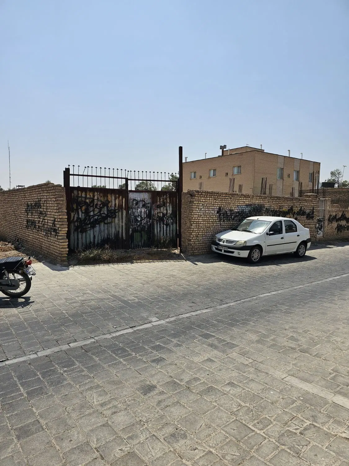 زمین در ۱۵ خرداد ۷ پشت اداره املاک استان قدس