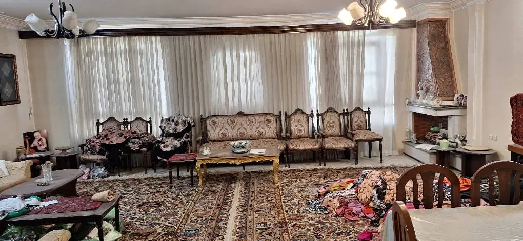 ویلایی قدیمی دونبش نزدیک میدان امام خمینی