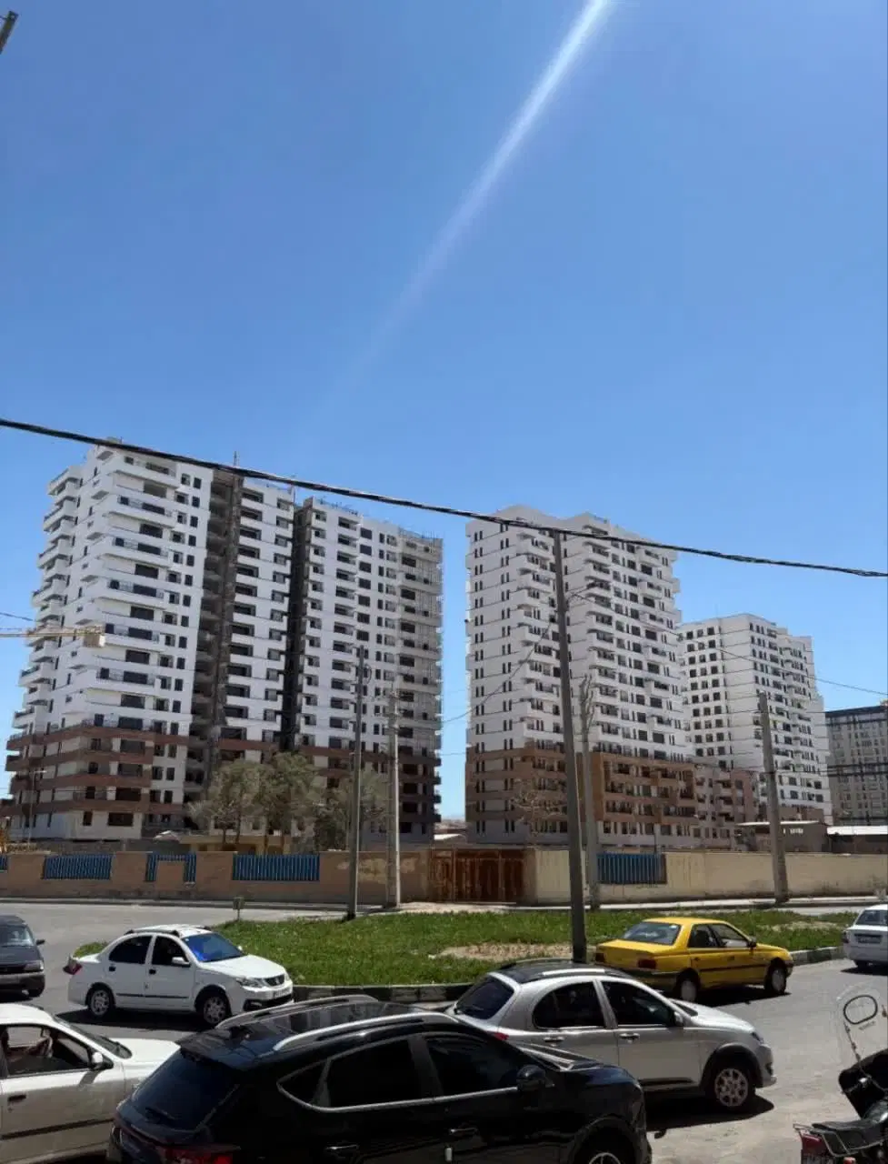 ۱۷۲ متری_ نیایش ۵_ دارای سهم تجاری