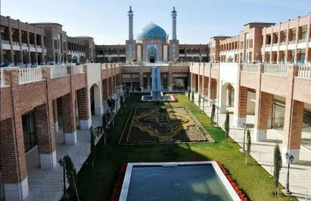بازار ایرانی اسلامی زیر همکف
