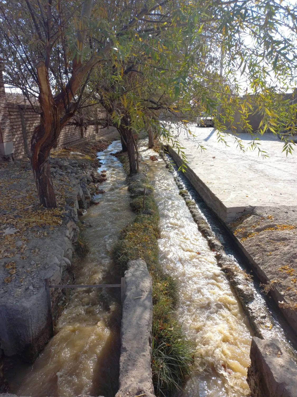 270مترزمین مسکونی باغستان عرض12 سه نبش
