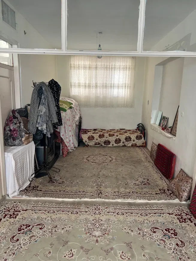 ویلایی ۱۵۰ متر با ۶۰ متر تجاری حاشیه عامل
