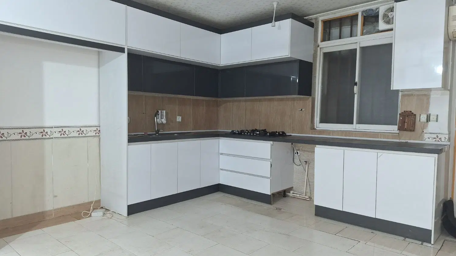 خانه ویلایی با حیاط تخفیف دارد