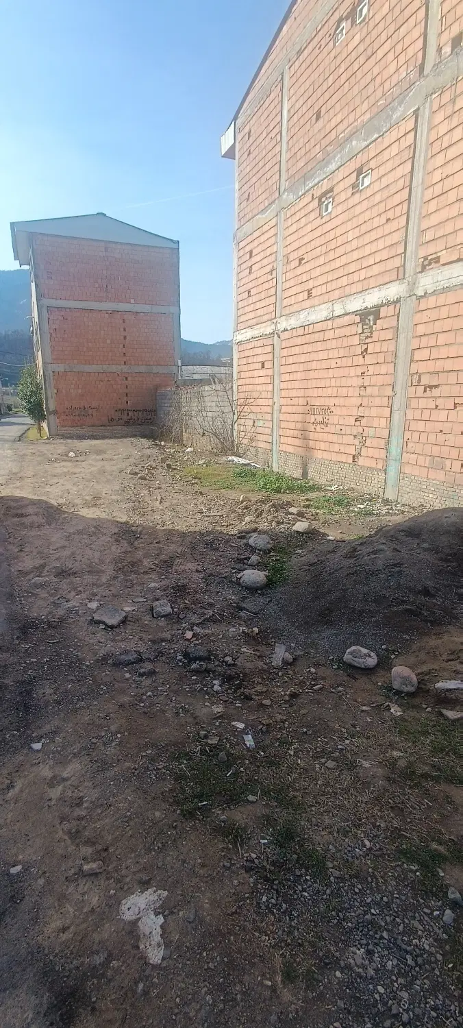 زمین تجاری و مسکونی