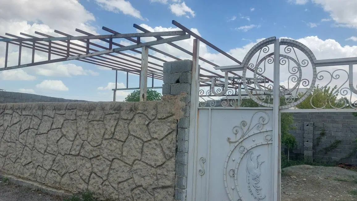 ۳۵۰متر باغچه ۴۰متر بنا قدیمی ۱۰۰م صفحه ستون