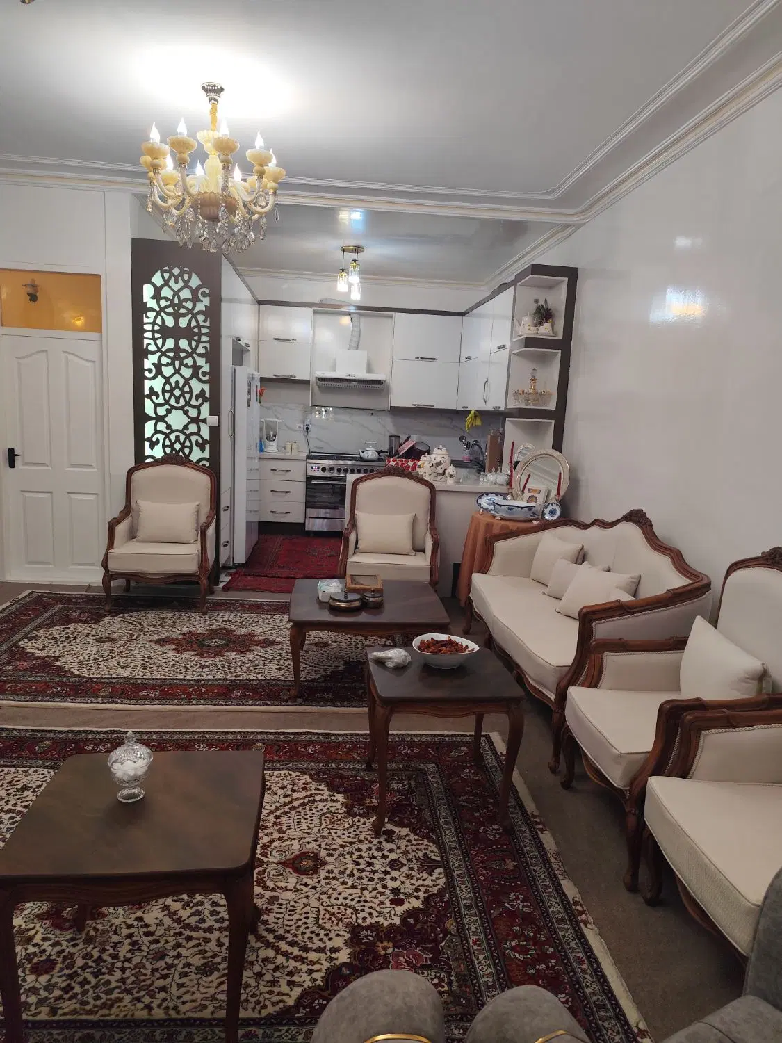 آپارتمان فروشی ۹۵ متری دو خوابه در عباسی