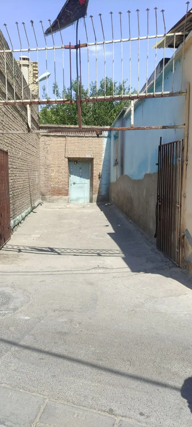 ملک در خیابان صاحب جمع خیابان علی جزمانی