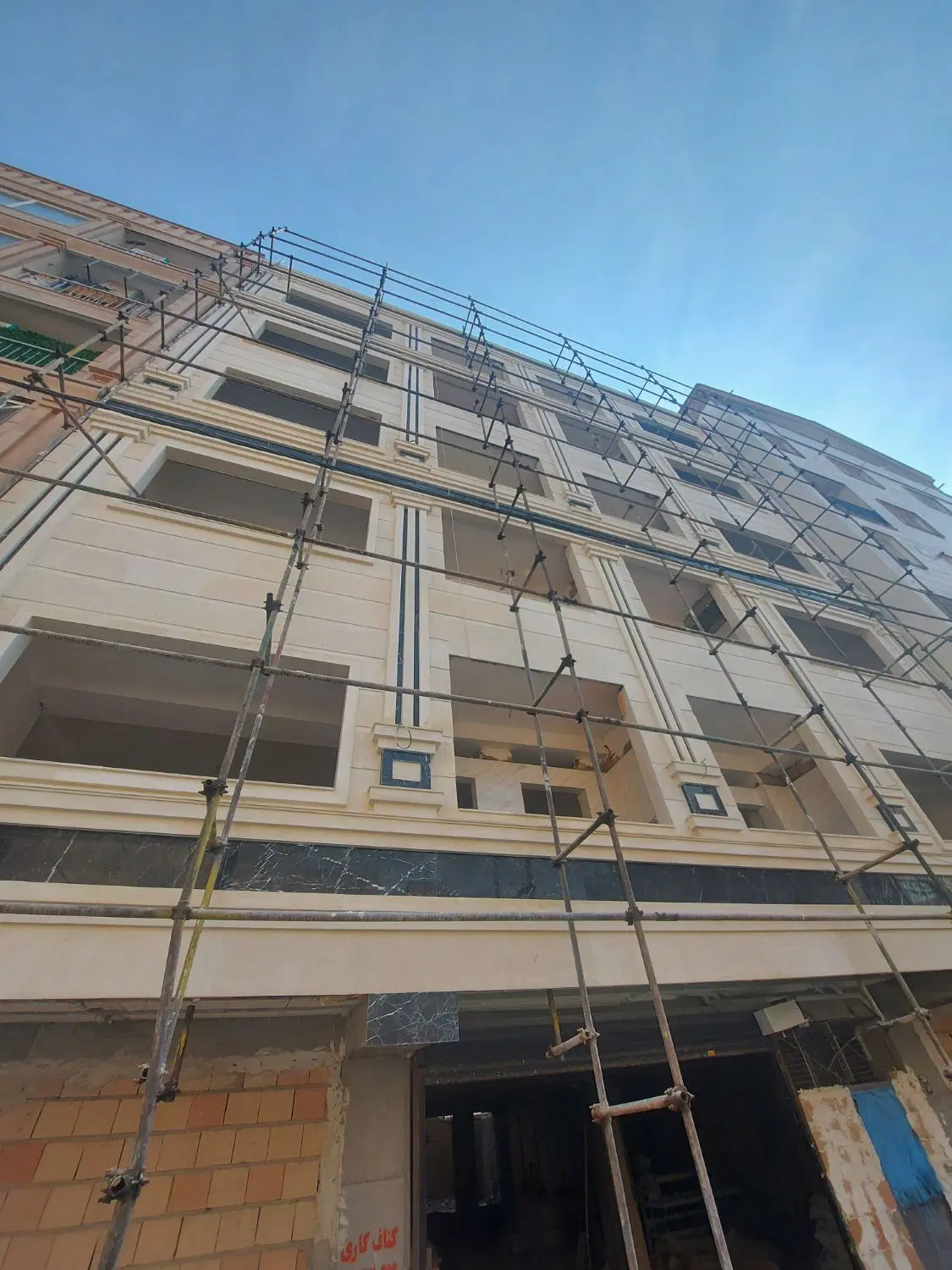 آپارتمان ۱۶۰ پارکینگ اختصاصی طبقه ۲ ا(ملاک آرشام)