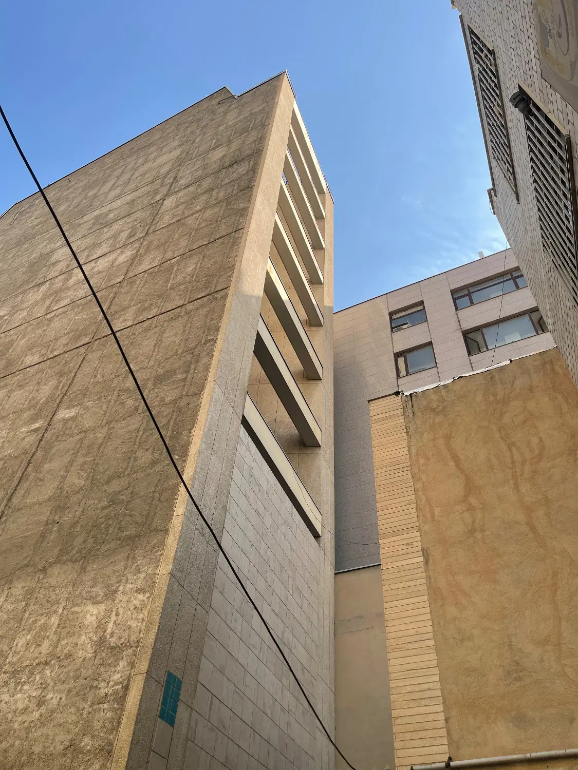 اجاره مطب سه خواب میدان شهدا ساختمان موبایل