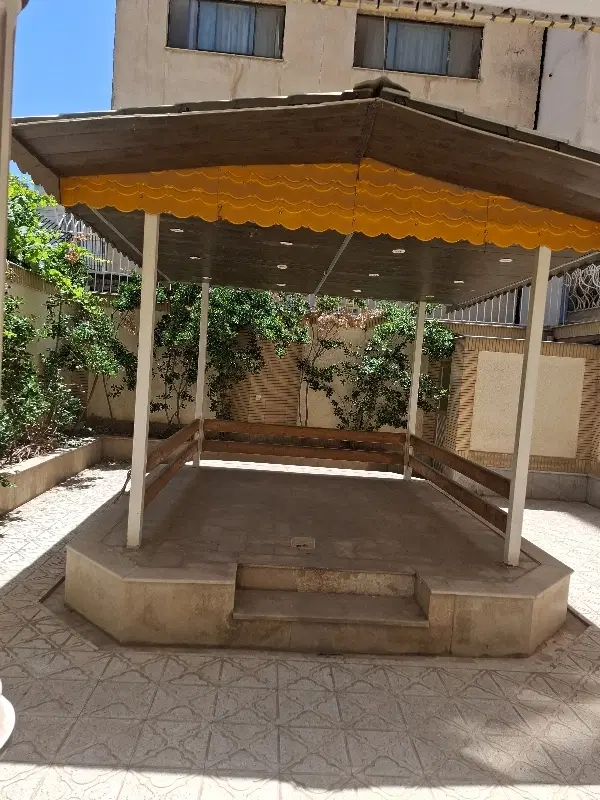 همکف حیاط دارای اول دانشجو