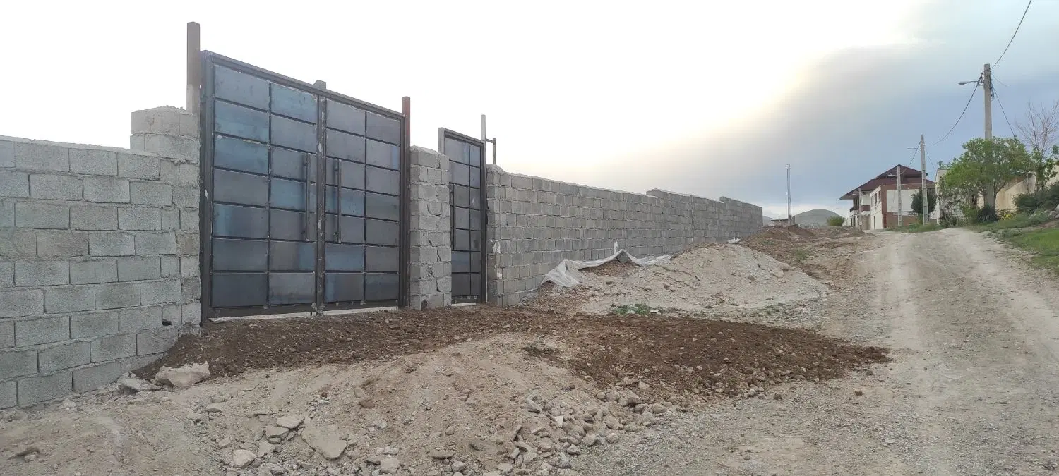 فروش زمین چهار دیواری با مجوز در روستای یانس اباد