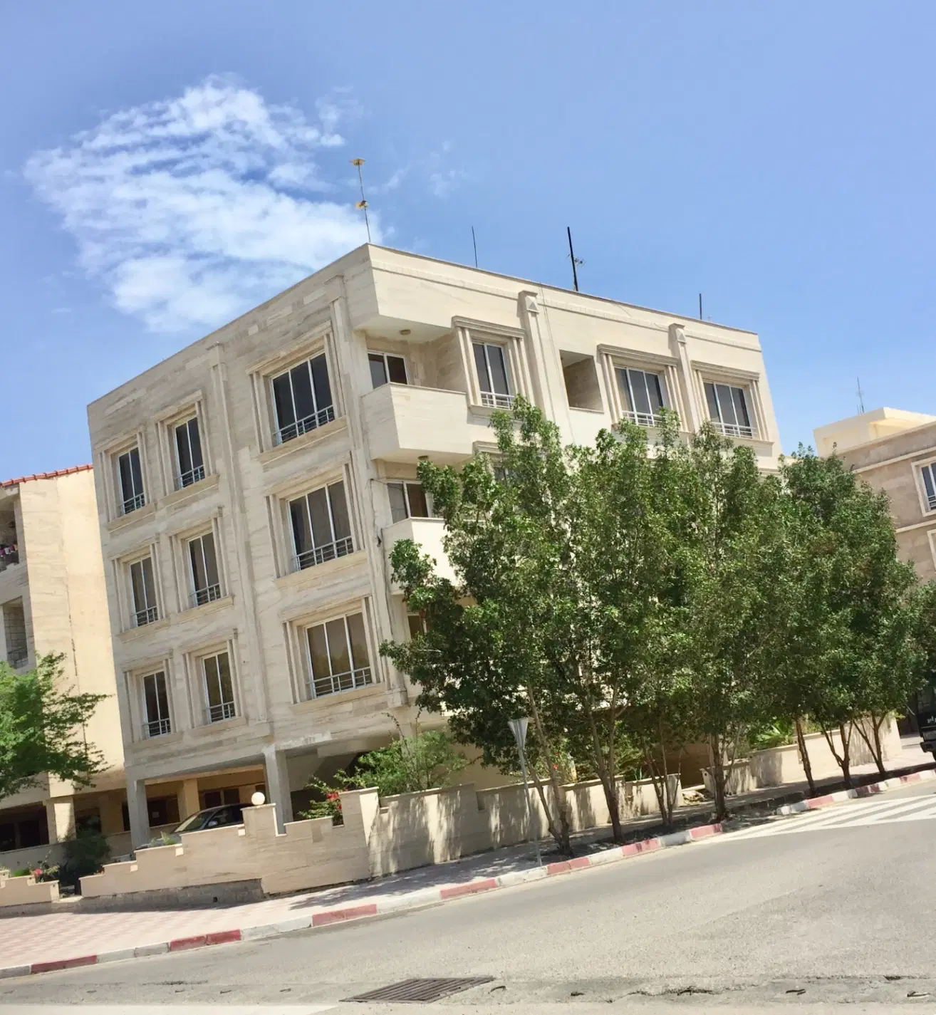 نوبنیاد یک ۷۰ متر ۲ خوابه رو به نما