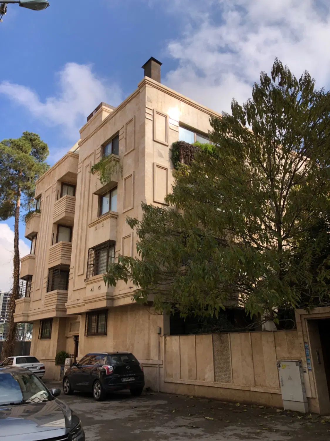 ۲۱۰متری ـ تجاری ـ لوکیشن عا‌لی ـ بلوار بهشت