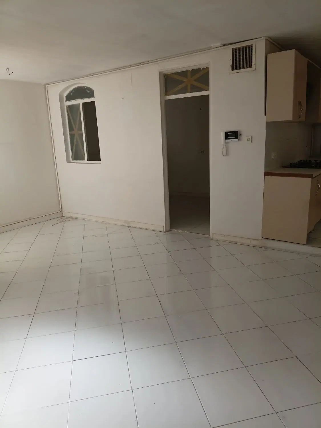 آپارتمان ۷۵ متری گلشهرشقایق شرقی