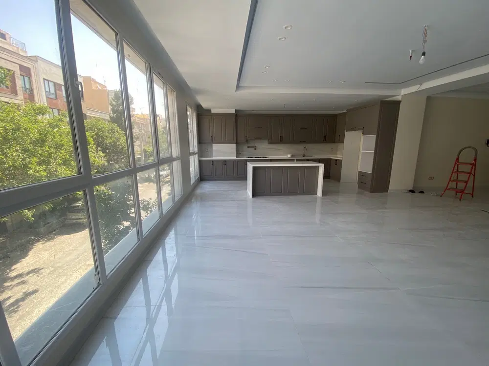 ۷۵ متر سرتاسر پنجره