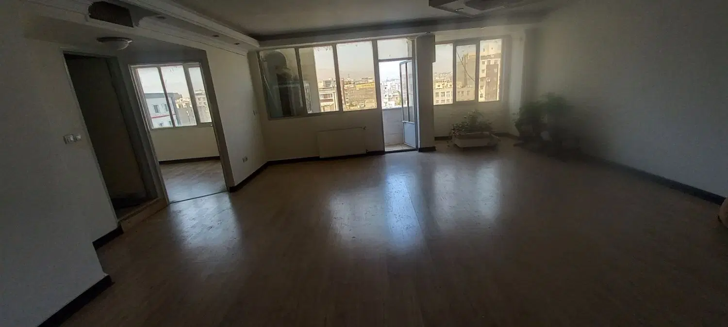 ۱۲۵متر (۳خواب ) پارکینگ اختصاصی در گلزار شرقی