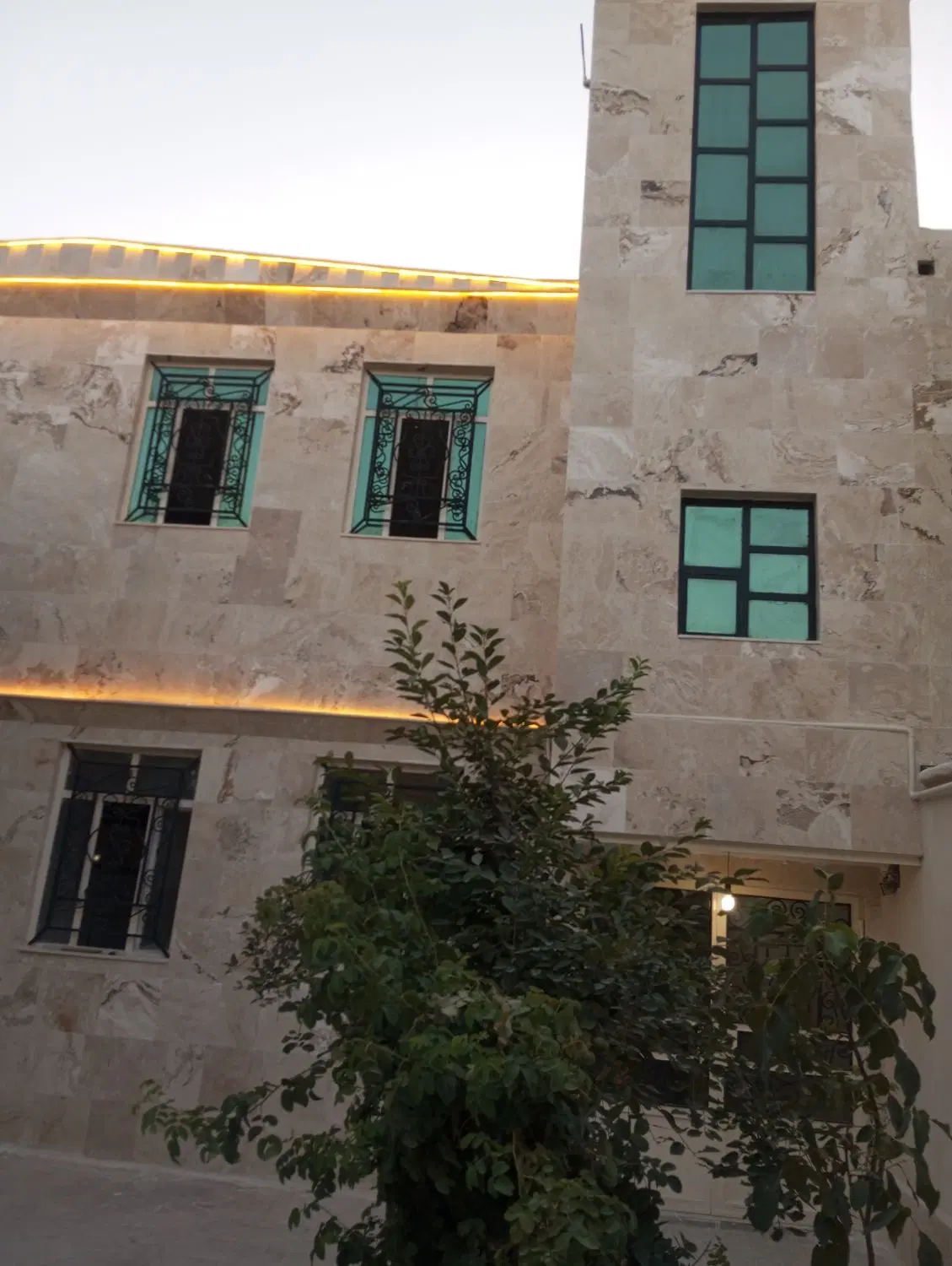 دو طبقه ویلایی