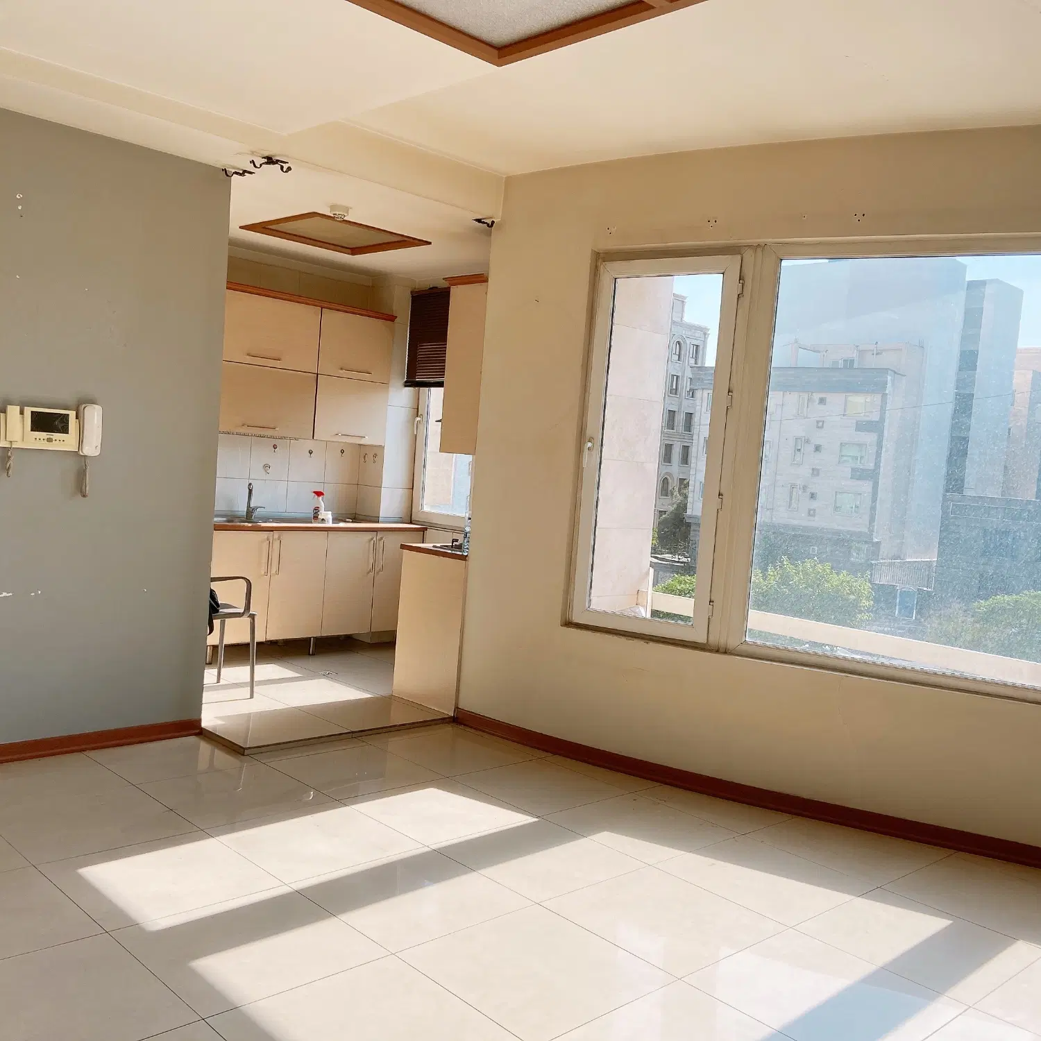 دفتر اداری بر اشرفی تاپ لوکیشن