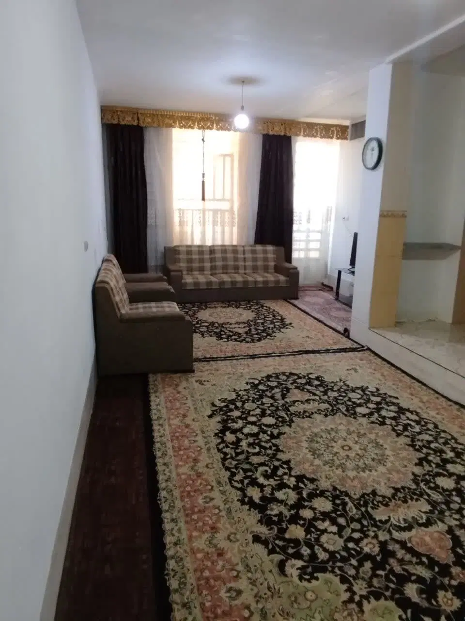 منزل دوخوابه طبقه دوم مرتب و تمیز