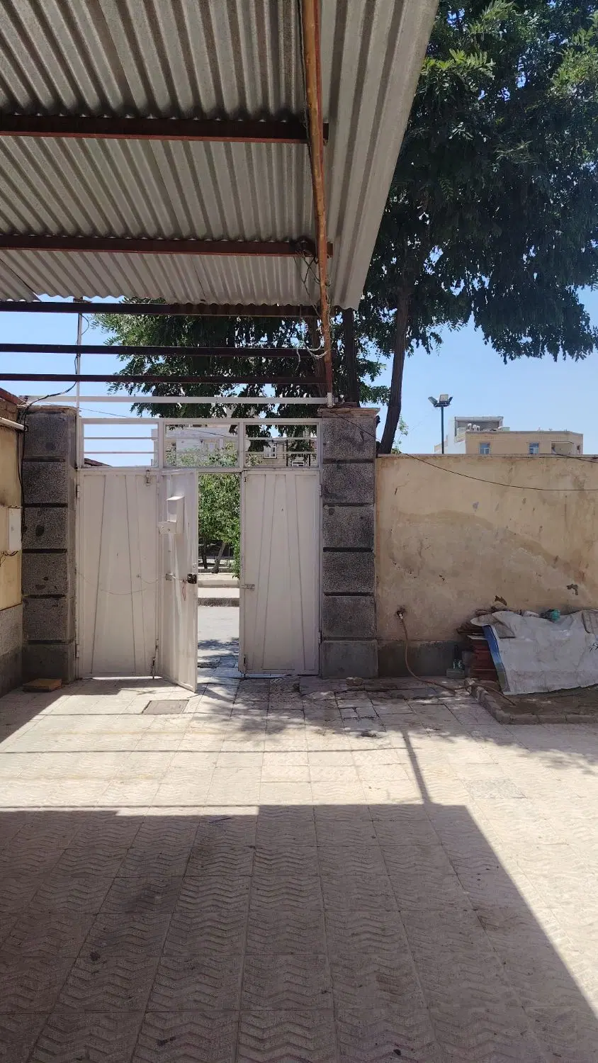 200 متر ویلایی چهارراه شقایق