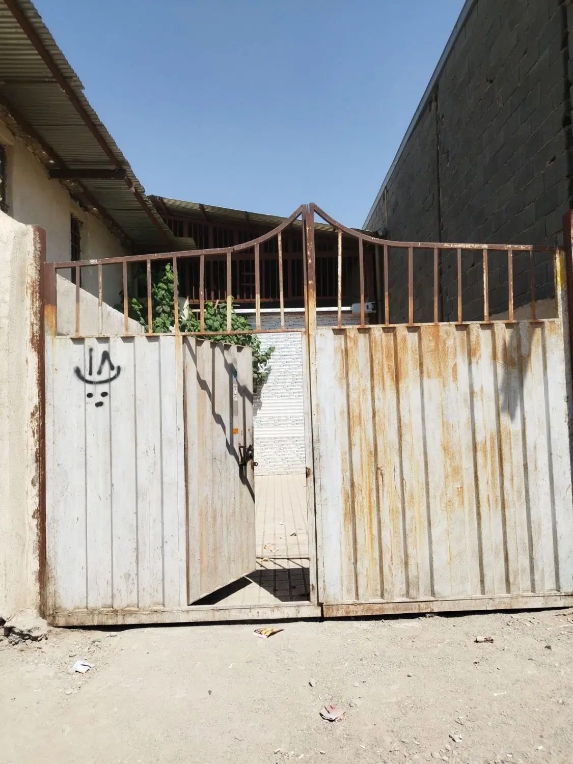 فروش و اجاره سوله ۳۰۰ متری