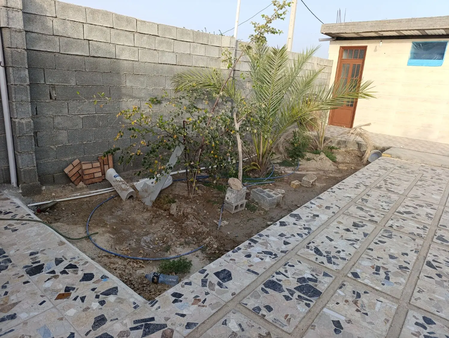 خانه ویلایی و باغ امیر اباد