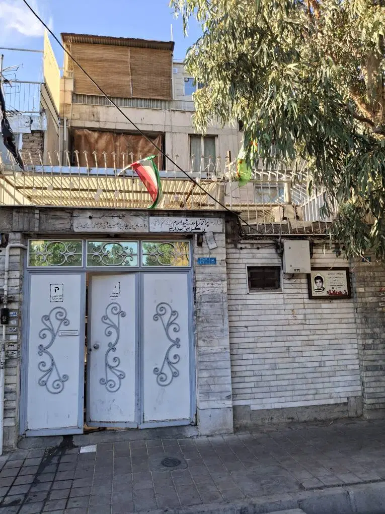 خانه کلنگی سه طبقه انتهای شهریور خیابان ۳۵ متری