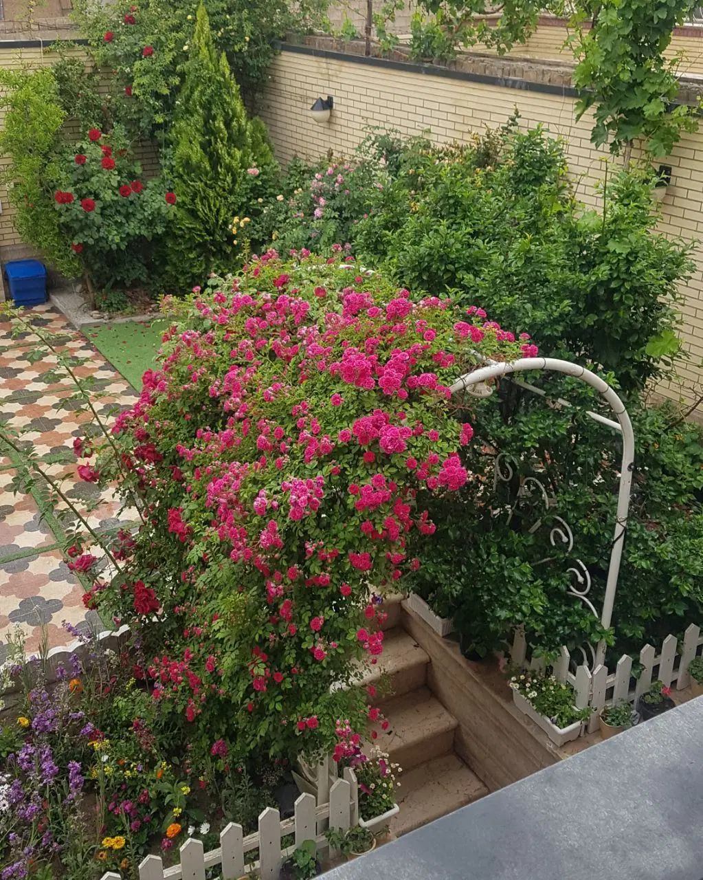 منزل دو طبقه