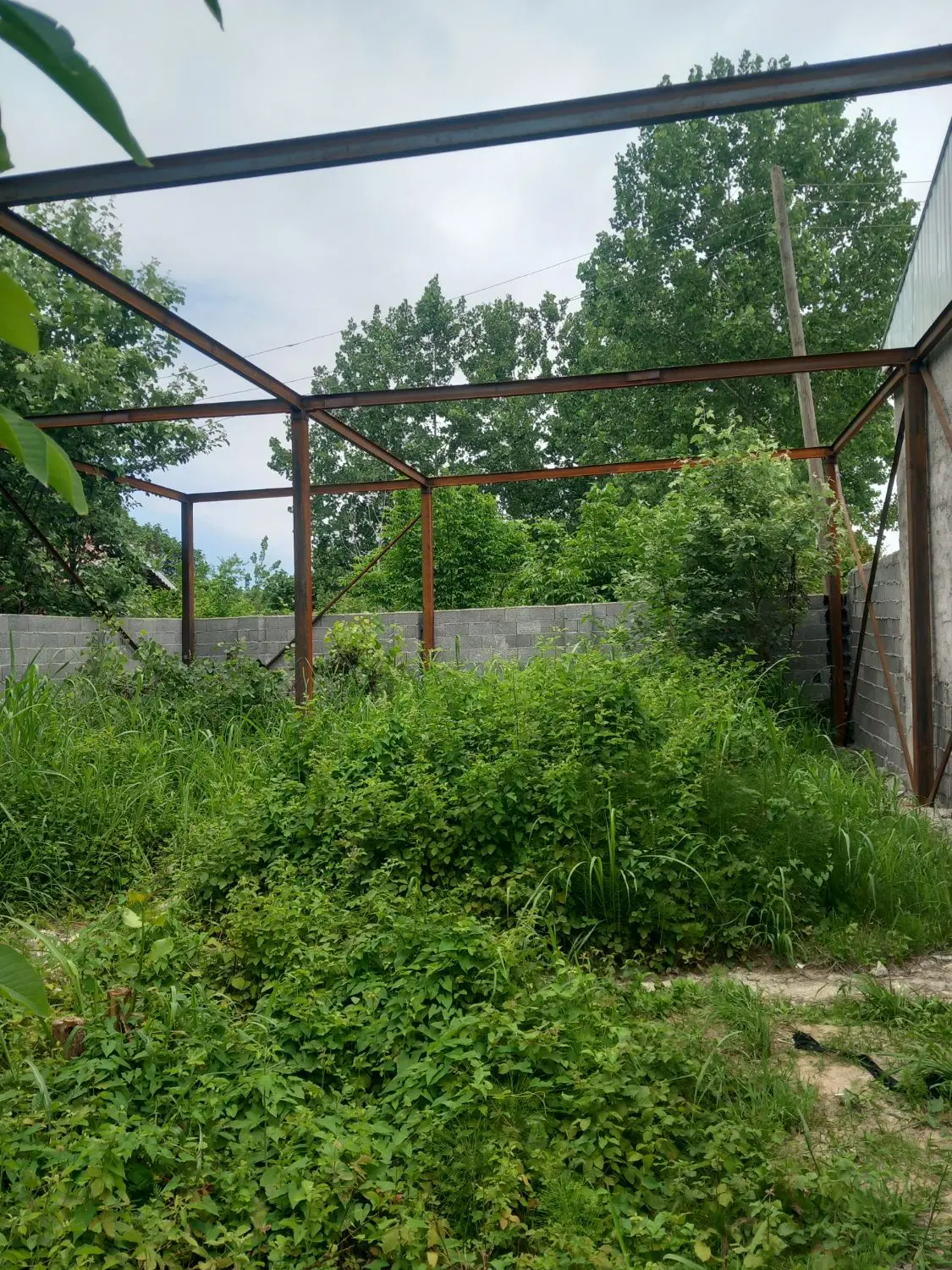 خونه نیمه کاره تیر آهن