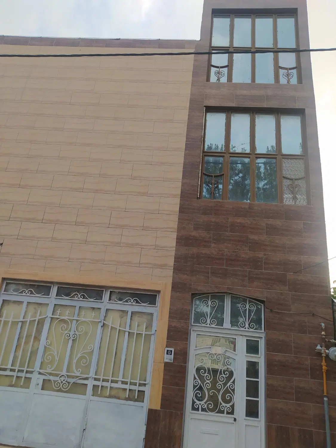 یک واحد ساختمان طبقه دوم