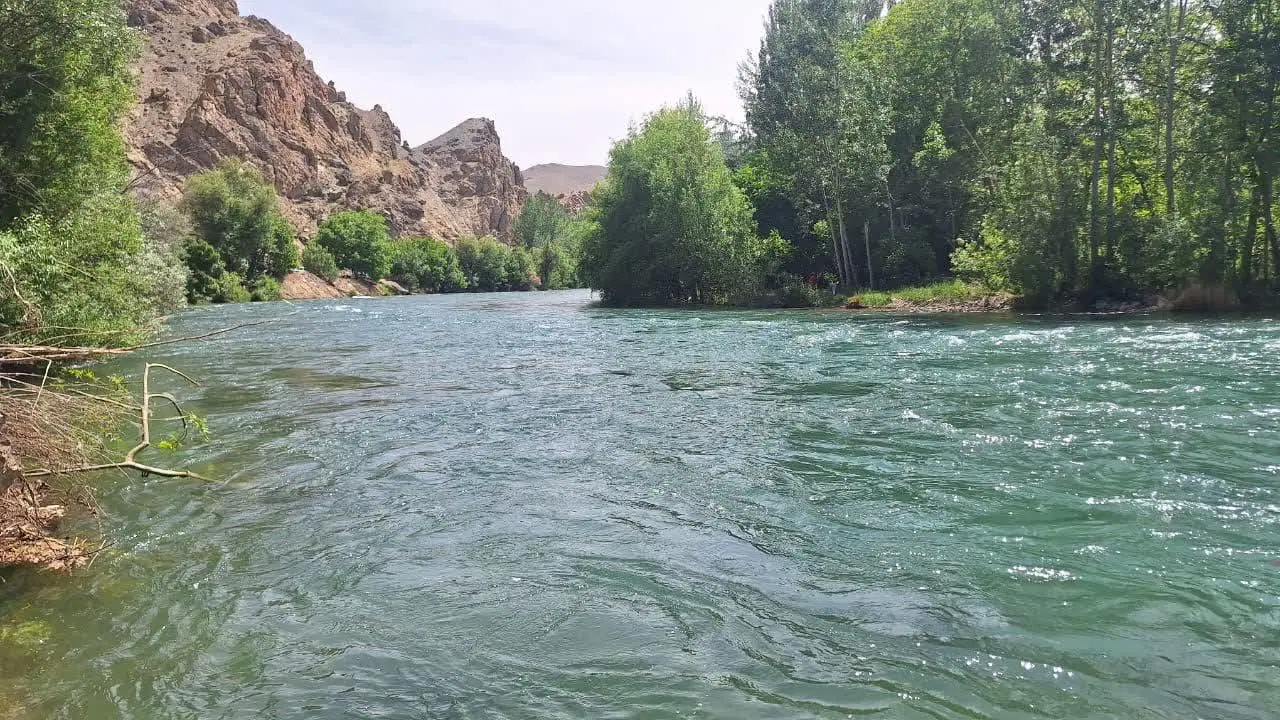 باغ لب رود خانه با مجوز ساخت در مارکده