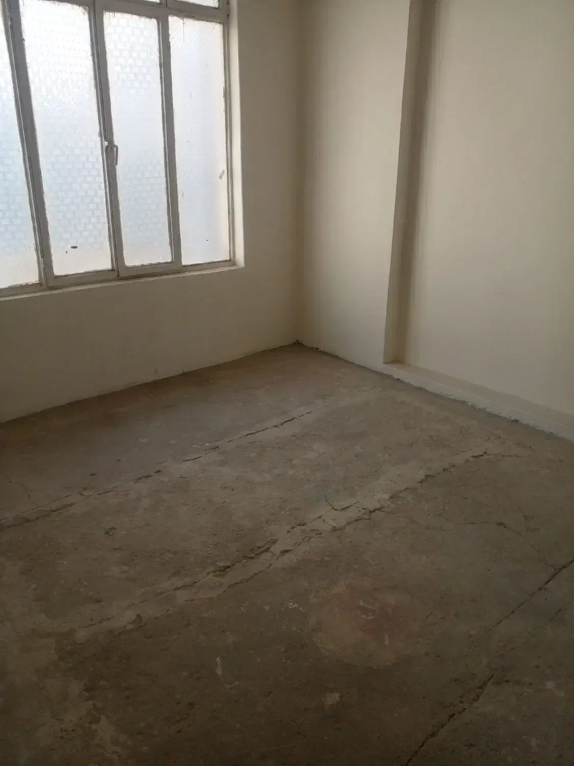 خانه کلنگی ۱۵۰ متری در اسفهلان