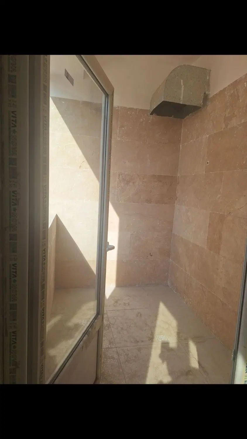 ۱۴۰ متری واحد وکالتی نوساز کلیدنخورده