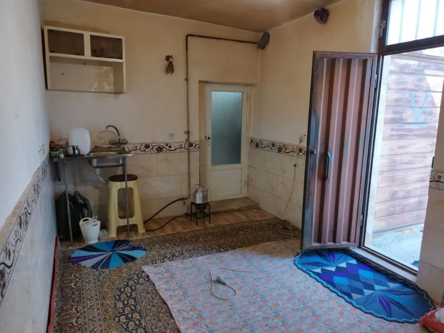 خونه کوچیک ورودی مجزا