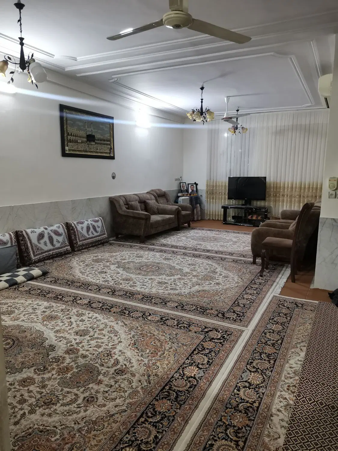 حیاط ویلایی خانه