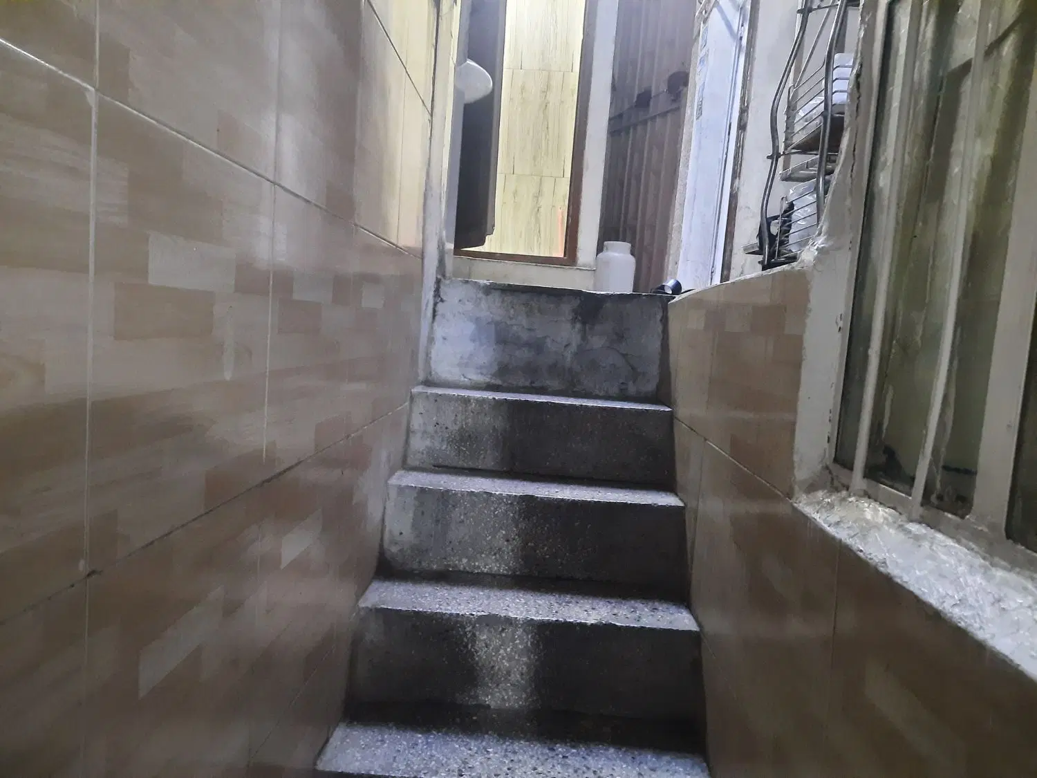 خانه ۵۰متری تر تمیز در انقلاب شمالی