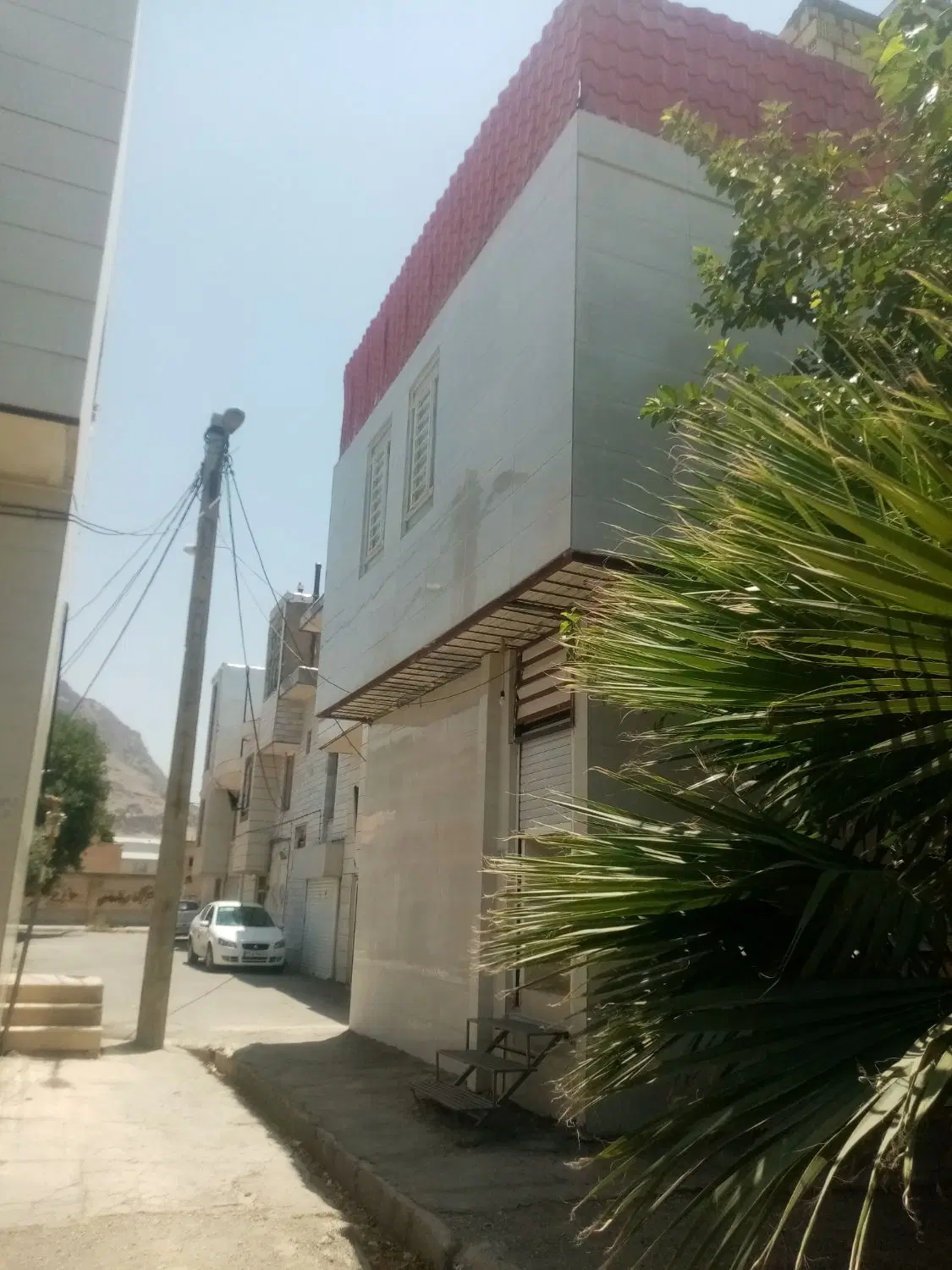 تجاری مسکونی دارای دو باب مغازه ویک واحد دوبلکس