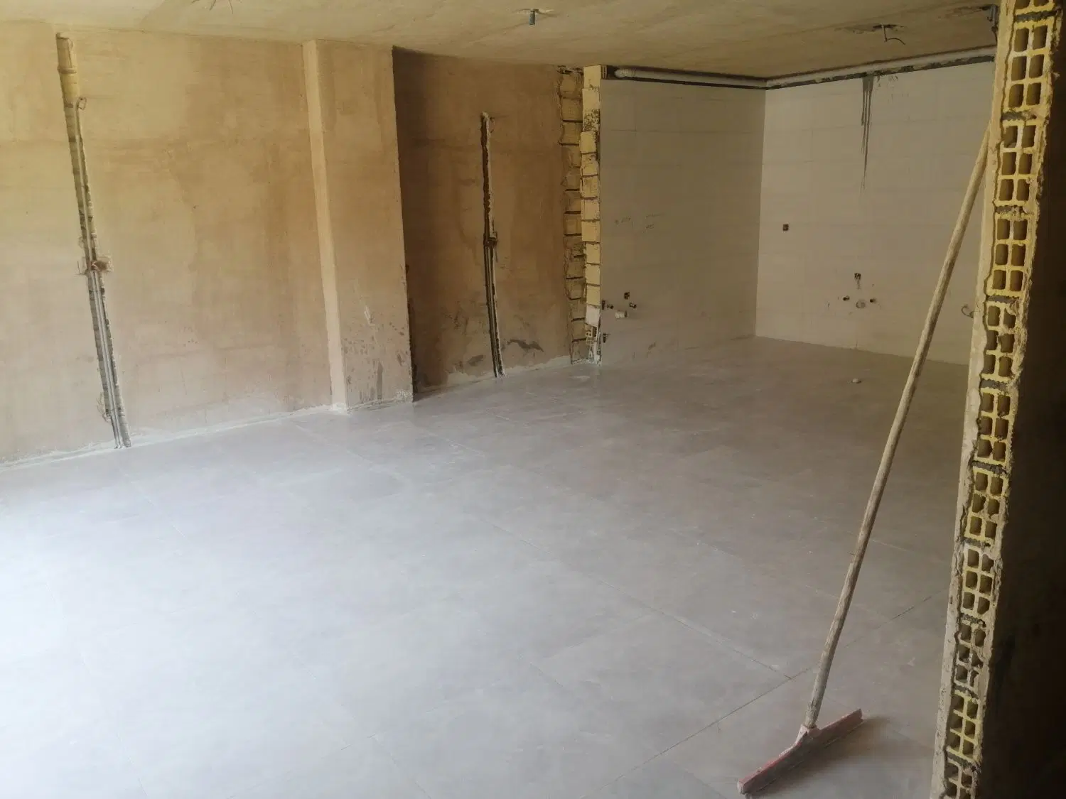 اجاره آپارتمان 92 متری همکف حیاط اختصاصی شهرک کاوه
