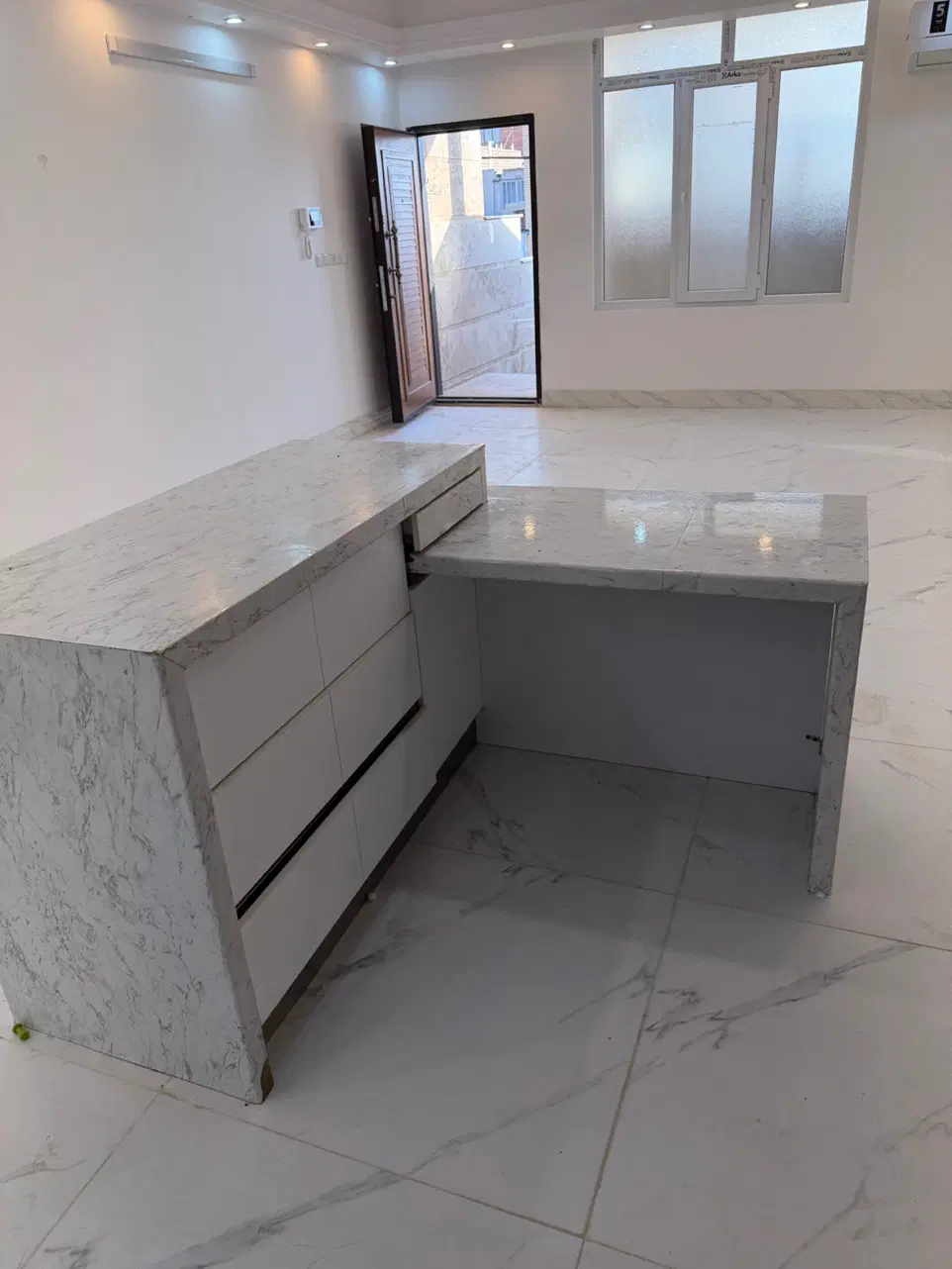 منزل نوساز رهن کامل بیست متری زاد