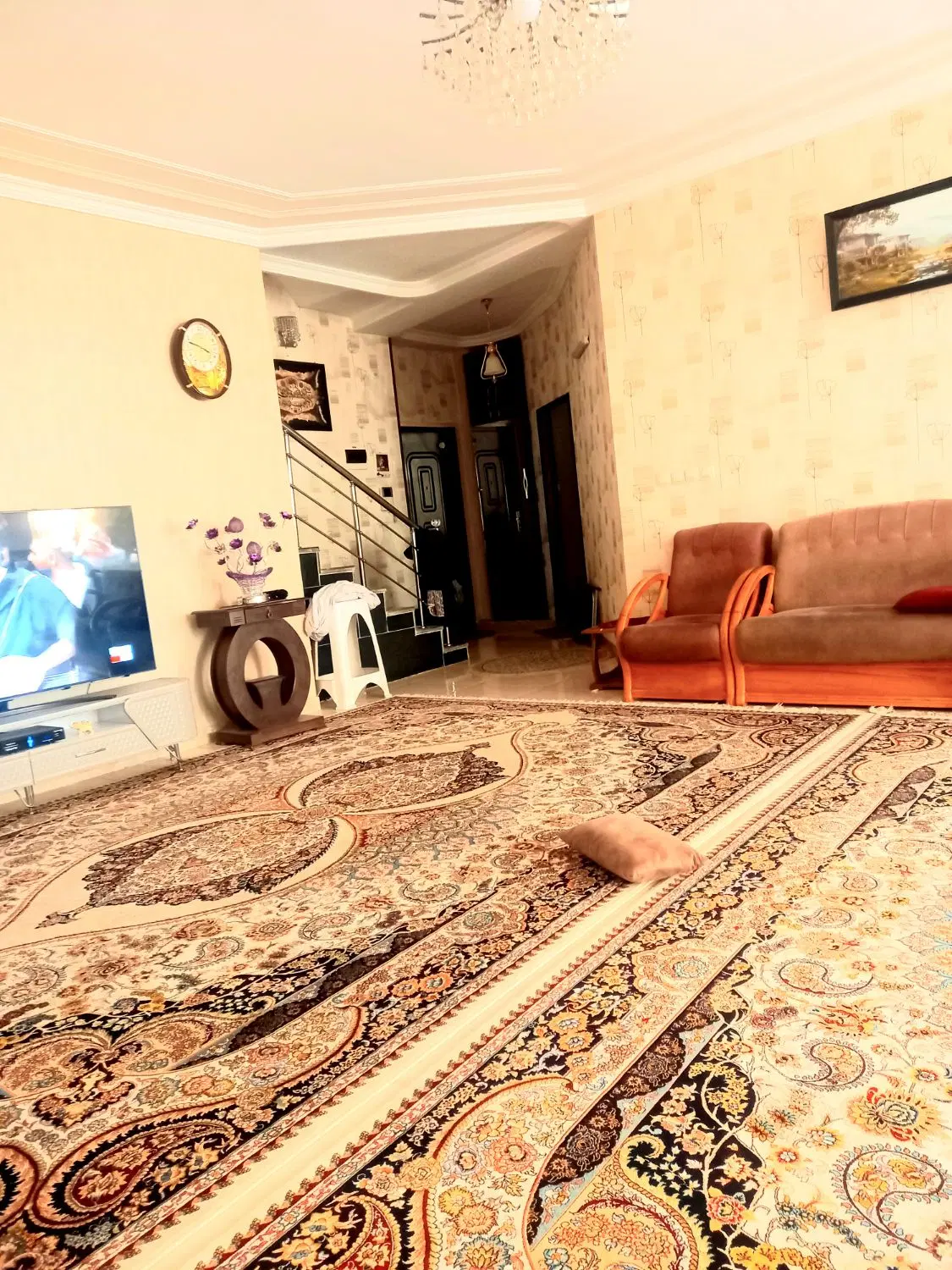 منزل ویلای لوکس عالی ۲۷۰متر زیر بنا درب از ساختم