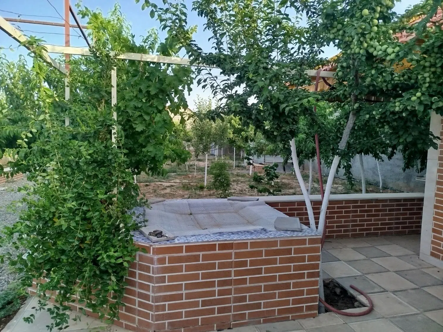 خونه باغ ۷۵۰ متری داخل مجتمع آب* برق