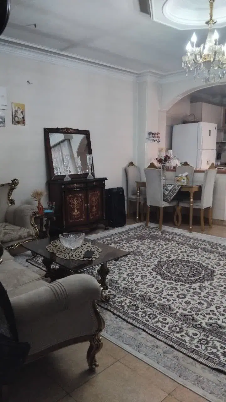 سراج اردیبهشت ۶۰ مترطبقه سوم ۱۲ ساله