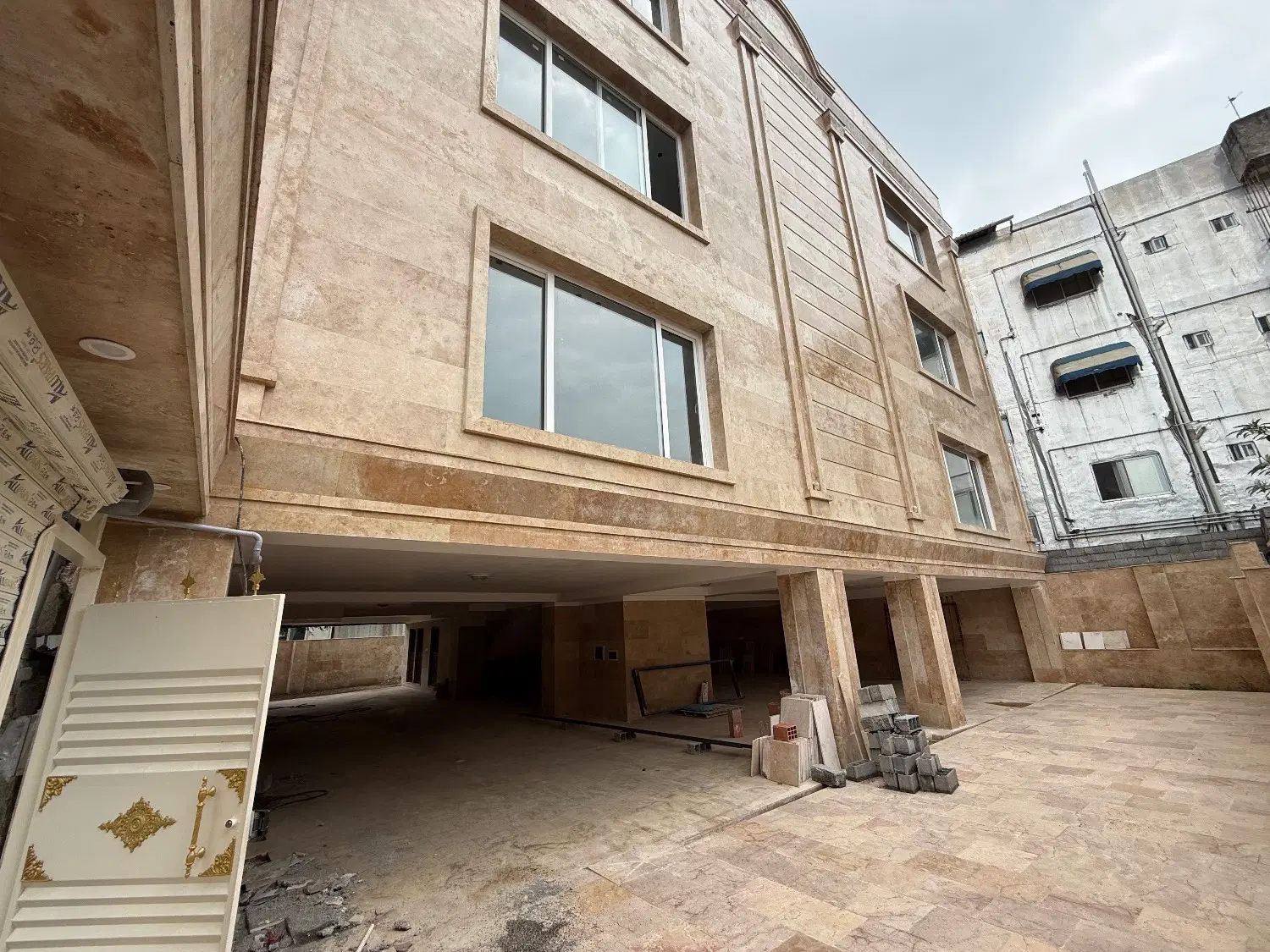 فروش آپارتمان شمال شهر آمل خیابان پیروزی ملت اباد