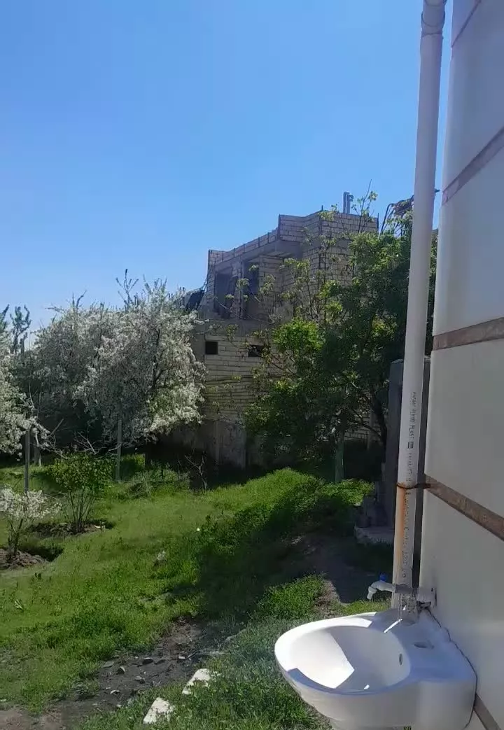 خانه باغ در روستای  بادمجین